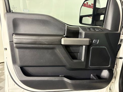 Used 2018 Ford F150 Platinum w/ Equipment Group 701A Luxury AWD/4WD image 17