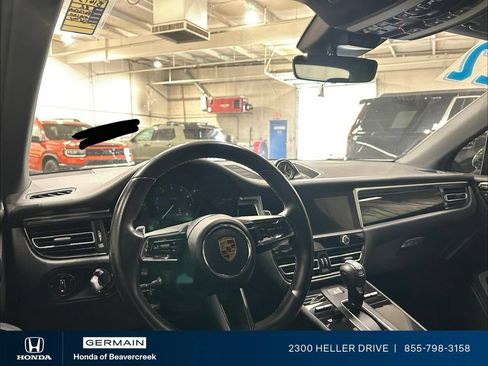 Used 2022 Porsche Macan AWD/4WD image 15
