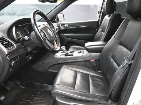 Used 2020 Jeep Grand Cherokee Limited image 17
