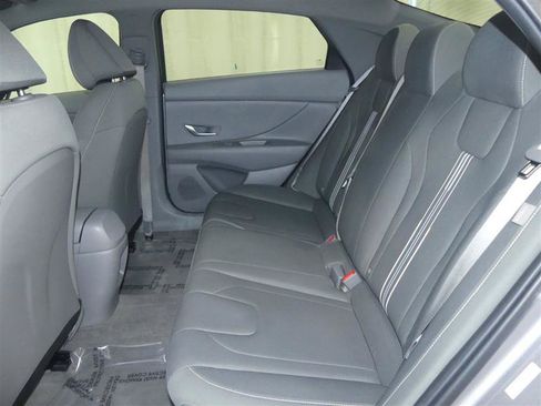 Used 2024 Hyundai Elantra SEL FWD image 26