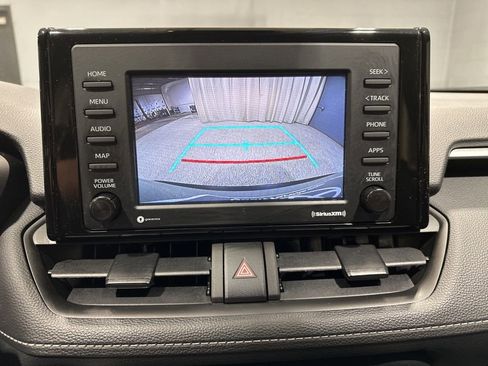 Used 2022 Toyota RAV4 XLE AWD/4WD image 10