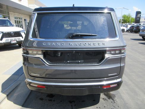 Used 2023 Jeep Grand Wagoneer Series II w/ Premium Group II AWD/4WD image 8