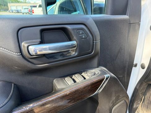 Used 2023 GMC Sierra 3500 SLE w/ Remote Start Package AWD/4WD image 11