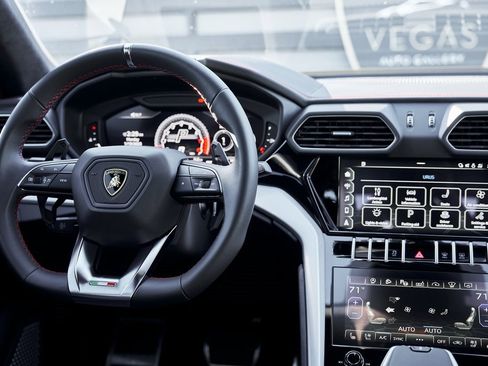 Used 2021 Lamborghini Urus image 51