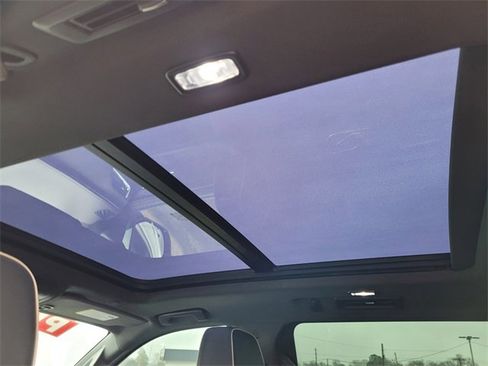 Used 2023 GMC Yukon XL SLT w/ SLT Premium Package image 22