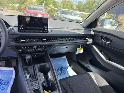 New 2025 Honda Accord SE image 23
