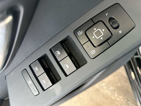 Certified 2024 Kia Niro LX FWD image 17
