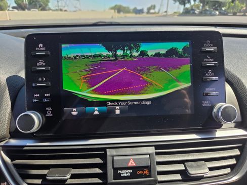 Used 2018 Honda Accord Sport image 18
