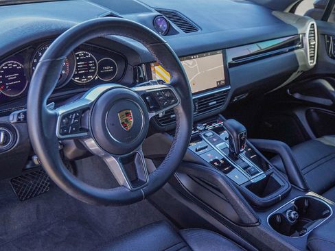 Used 2021 Porsche Cayenne image 7