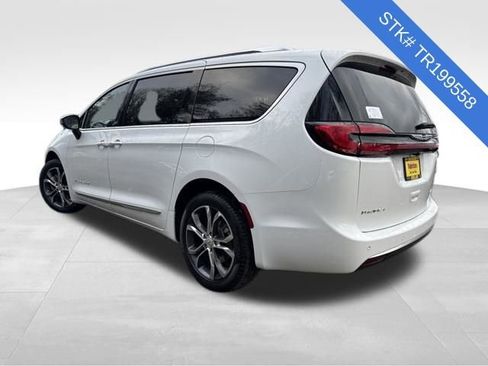New 2026 Chrysler Pacifica Pinnacle image 5