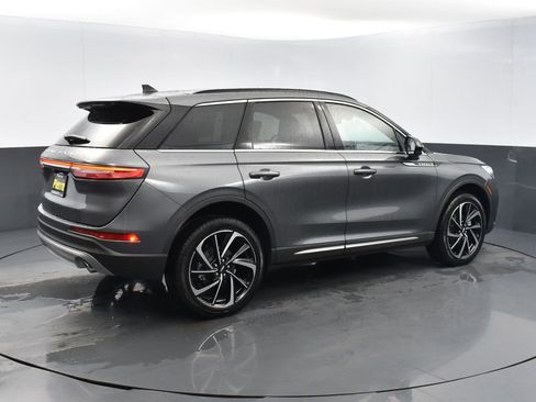 New 2025 Lincoln Corsair Reserve image 4