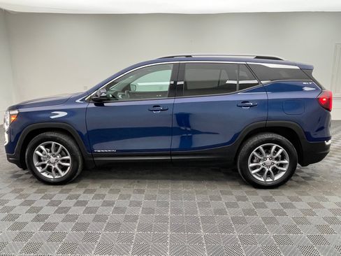 Used 2022 GMC Terrain SLT w/ Infotainment Package II AWD/4WD image 13