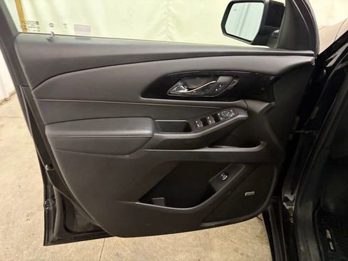 Used 2022 Chevrolet Traverse RS AWD/4WD image 28