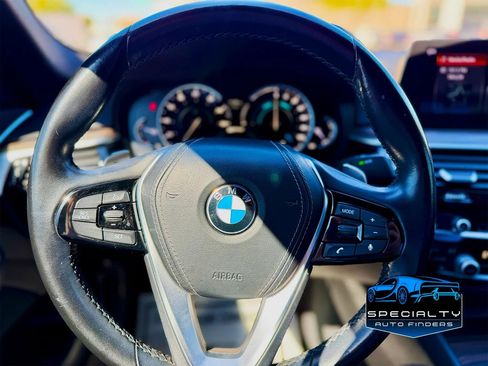 Used 2018 BMW 530e image 28