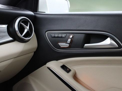 Used 2018 Mercedes-Benz CLA 250 image 37