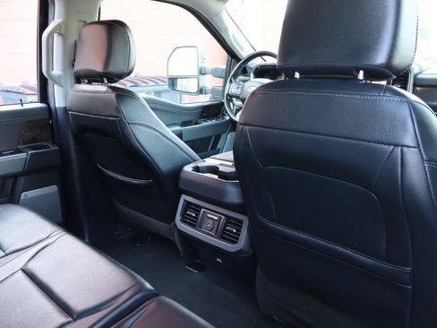 Used 2023 Ford F250 Lariat w/ Lariat Ultimate Package AWD/4WD image 31