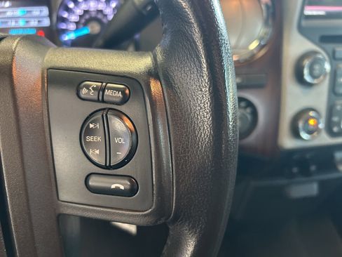 Used 2015 Ford F350 Lariat image 18