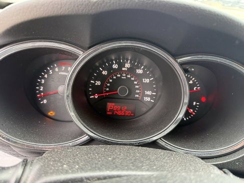 Used 2011 Kia Sorento LX image 10