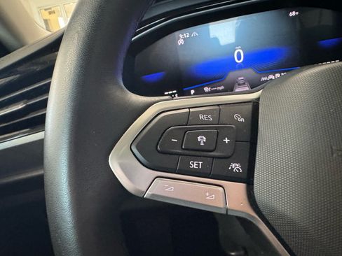 Used 2024 Volkswagen Jetta SE w/ Panoramic Sunroof Package FWD image 28