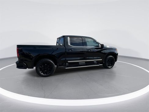Used 2022 Chevrolet Silverado 1500 High Country w/ Technology Package image 15