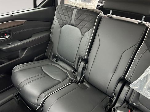 New 2026 Honda Pilot Elite image 13