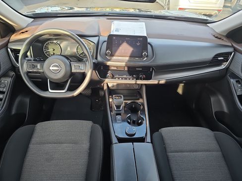 Used 2022 Nissan Rogue SV image 26