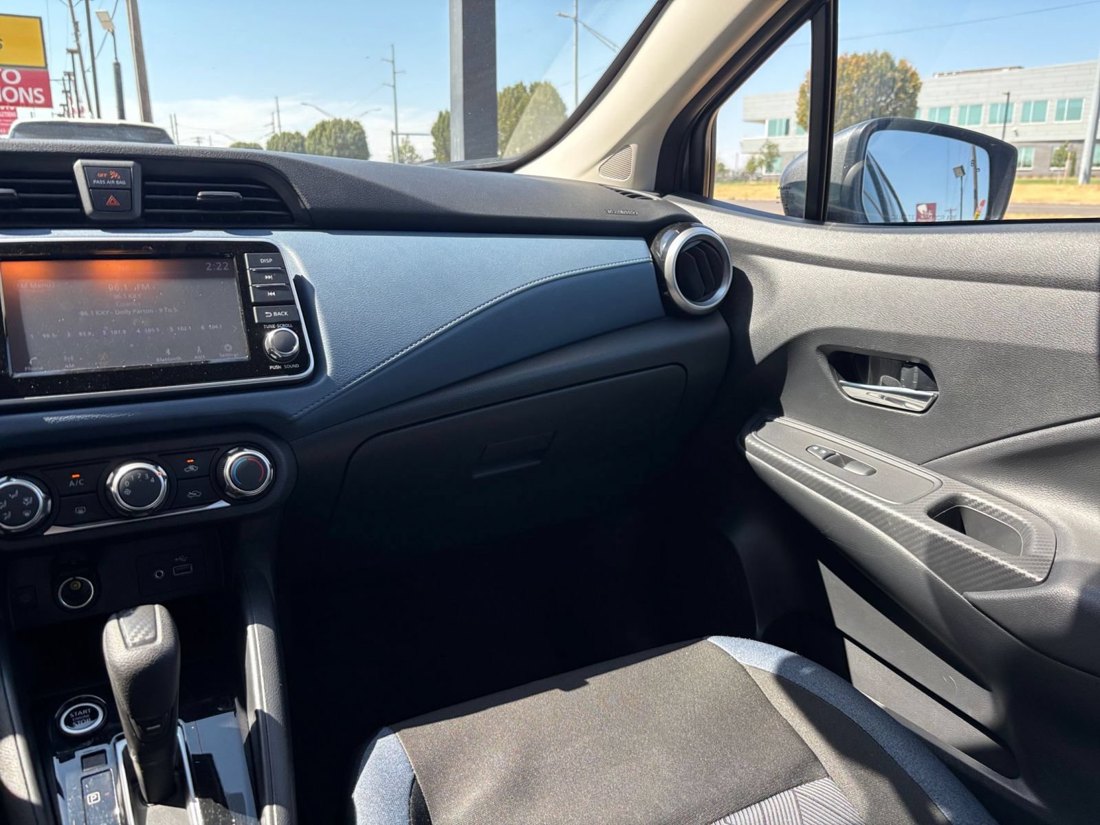 Used 2025 Nissan Versa SV FWD image 32