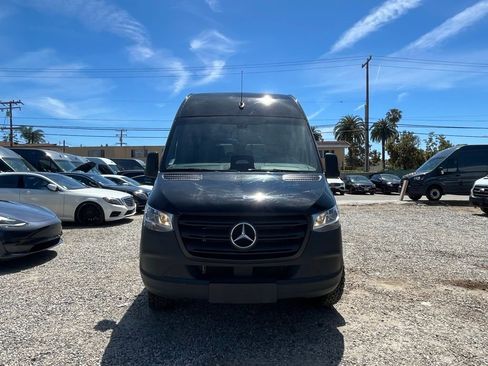 Used 2025 Mercedes-Benz Sprinter 2500 image 2