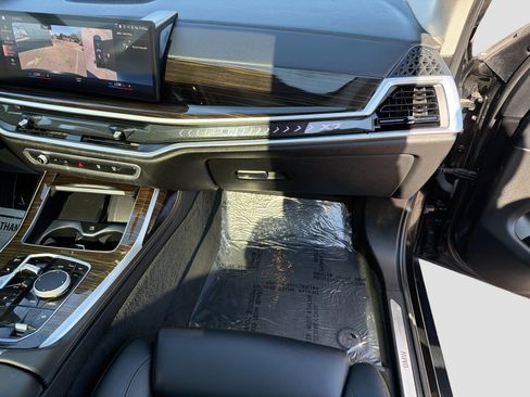 Used 2023 BMW X7 xDrive40i image 17