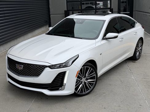 Used 2023 Cadillac CT5 Luxury image 2