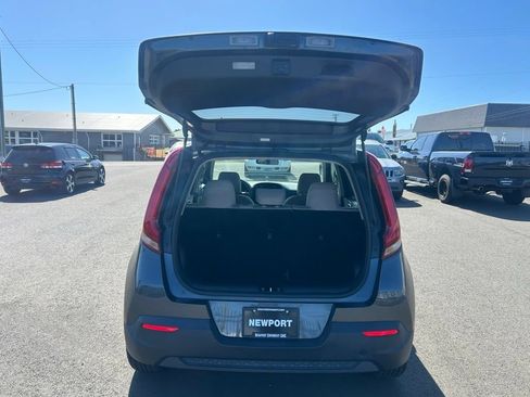 Used 2022 Kia Soul LX FWD image 27
