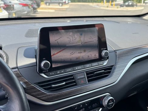 Used 2019 Nissan Altima 2.5 SL FWD image 26