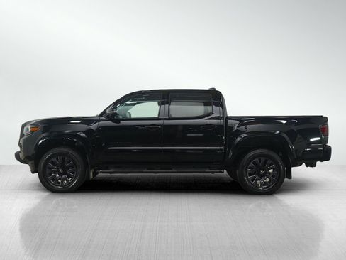 Used 2022 Toyota Tacoma Limited image 2