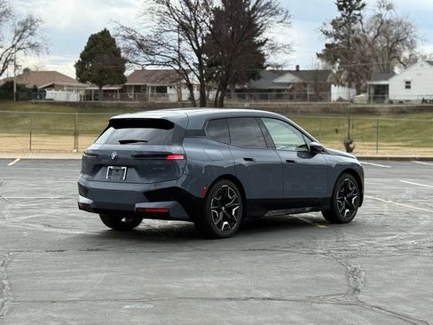 Used 2025 BMW iX xDrive50 w/ Premium Package image 5