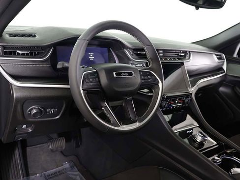 Used 2023 Jeep Grand Cherokee Altitude image 26