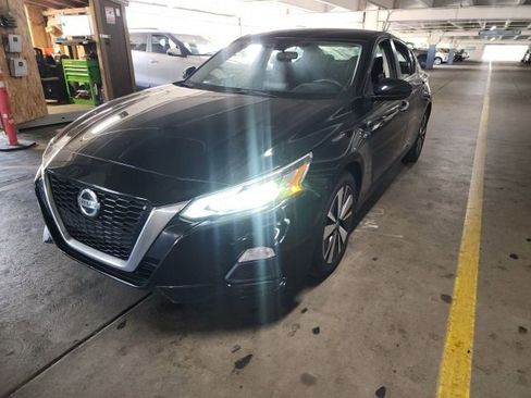 Used 2022 Nissan Altima 2.5 SV FWD image 4