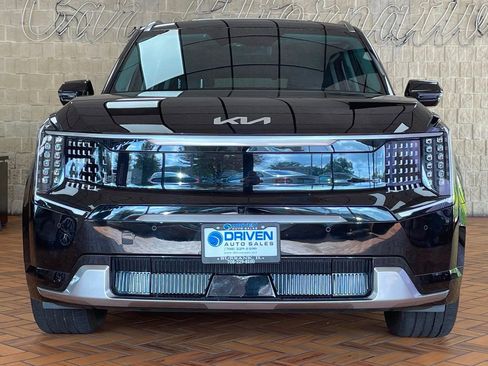 Used 2024 Kia EV9 Land image 3