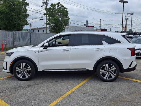 Certified 2023 Kia Sorento SX Prestige w/ Panoramic Sunroof Package AWD/4WD image 4