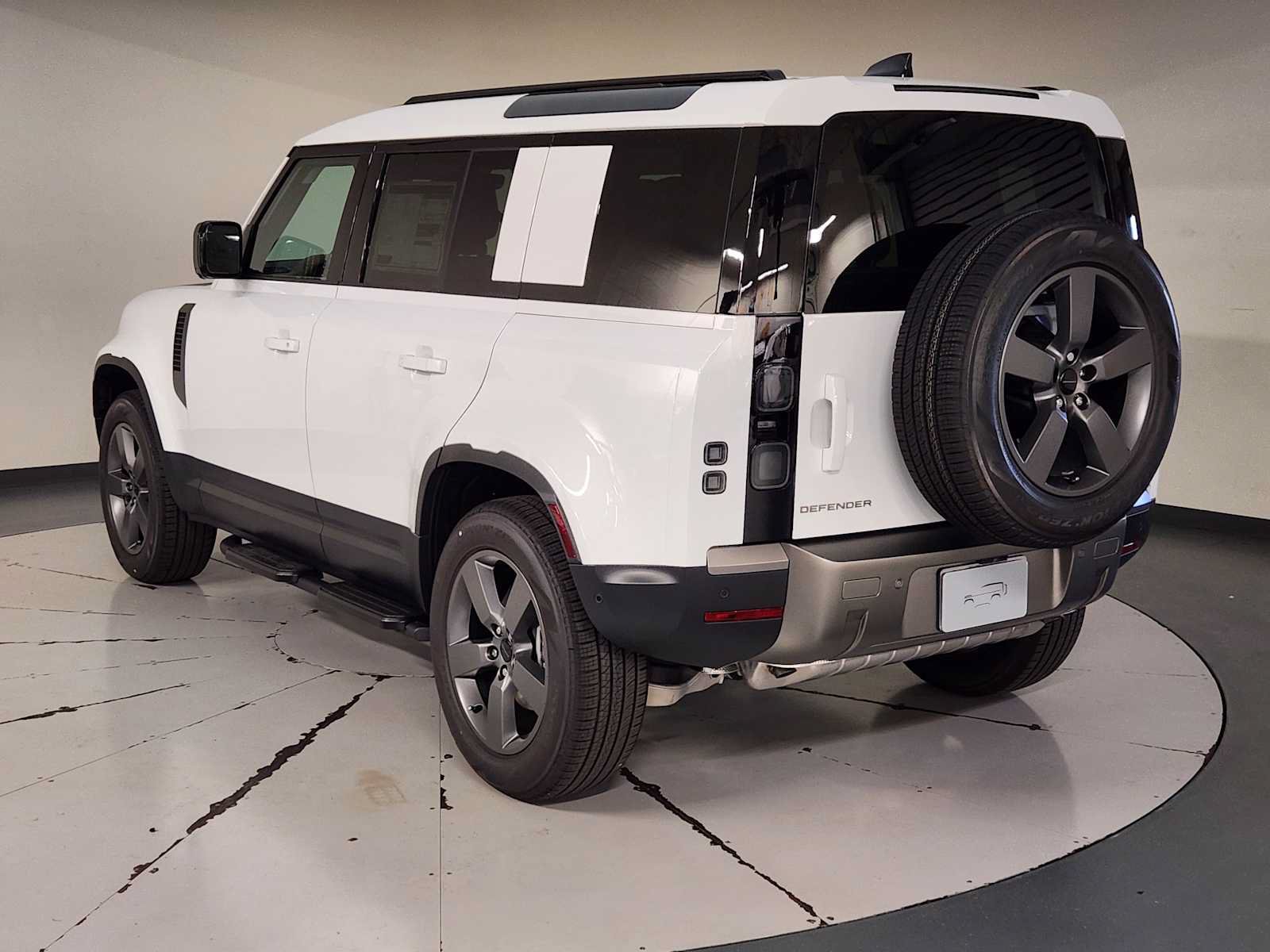 New 2026 Land Rover Defender 110 S AWD/4WD image 5