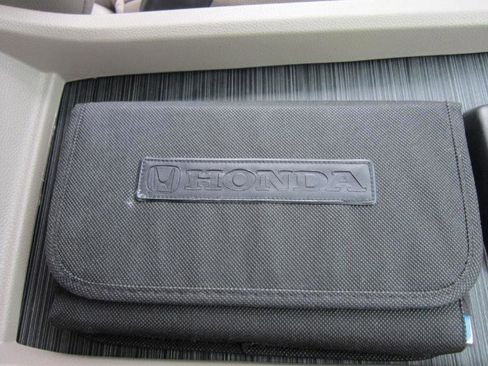 Used 2017 Honda Pilot Touring image 26