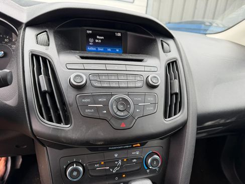 Used 2017 Ford Focus SE FWD image 13