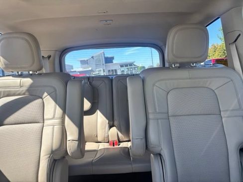 Used 2020 Lincoln Aviator Reserve w/ Equipment Group 201A AWD/4WD image 12