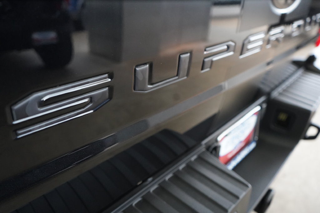 Used 2023 Ford F250 Lariat w/ Lariat Ultimate Package AWD/4WD image 7
