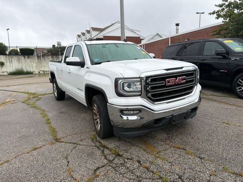 Used 2019 GMC Sierra 1500 SLE w/ SLE Value Package AWD/4WD image 3