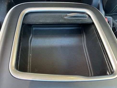 Used 2022 Chrysler Pacifica Touring-L image 47