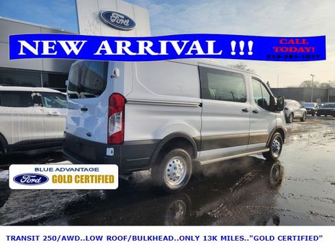 Used 2024 Ford Transit 250 Low Roof AWD w/ Exterior Upgrade Package image 4