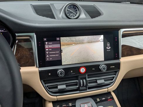 New 2026 Porsche Macan AWD/4WD image 19