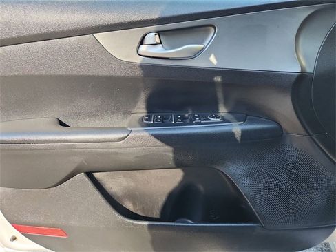 Used 2019 Kia Forte LXS image 19