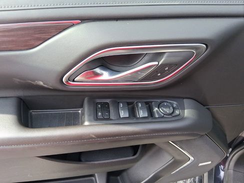 Used 2024 Chevrolet Suburban LT image 10