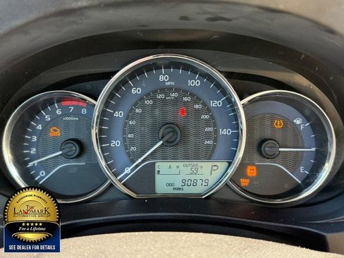 Used 2015 Toyota Corolla LE image 12